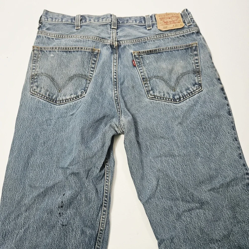 Levis 550 Jeans Mens 38x30 Light Wash Relaxed Fit Straight Leg Cotton Denim Work